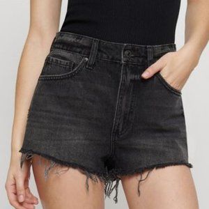 ✨NWT✨ (Size 24) Dark wash distressed denim shorts